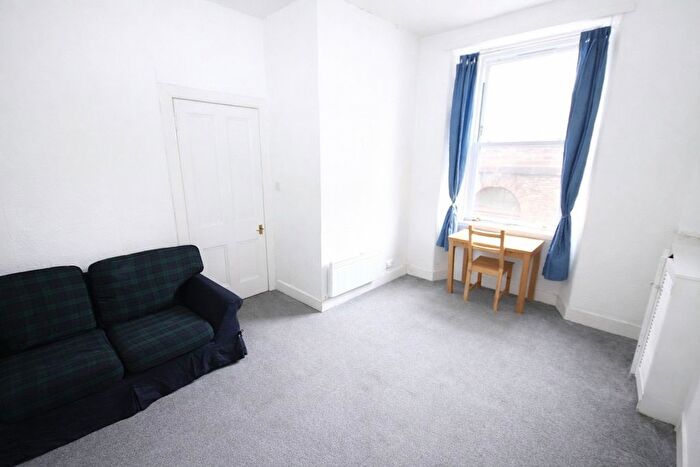 1 Bedroom Flat To Rent In Lady Lawson Street, Tollcross, Edinburgh, EH3