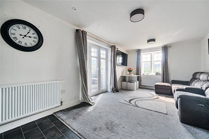 2 Bedroom Flat For Sale In Flat, Lee Court, Skinner Drive, Wokingham, RG41
