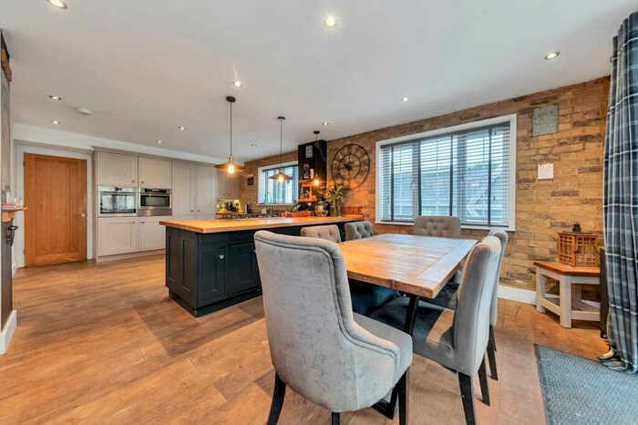 4 Bedroom Detached House For Sale In Cockhall Close, Litlington, SG8