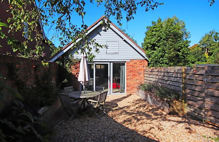 Studio To Rent In Milford Road, Everton, Lymington, SO41