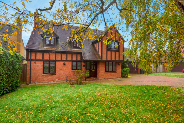 4 Bedroom Detached House To Rent In South View, Great Dunmow, Essex, CM6