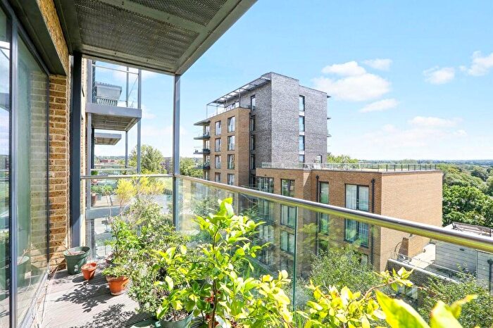 1 Bedroom Apartment For Sale In Tizzard Grove, London, SE3