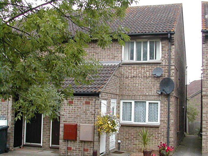 1 Bedroom Maisonette To Rent In Fotheringay Gardens, SL1