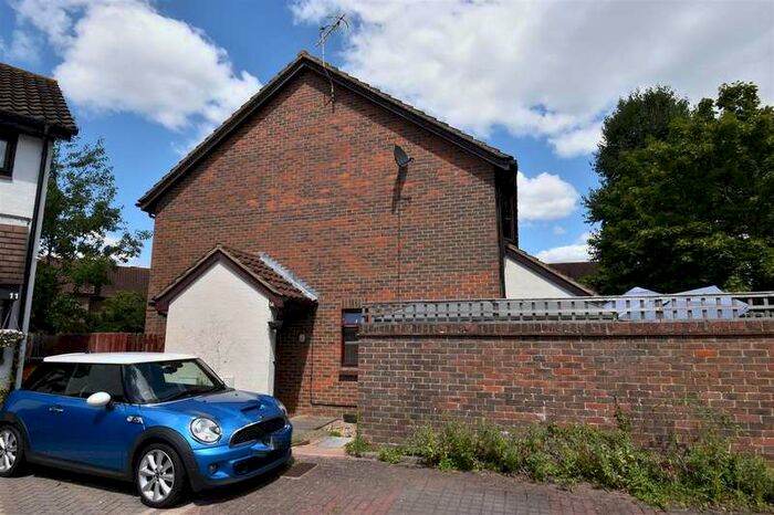 1 Bedroom House To Rent In Oatlands, Horley, RH6