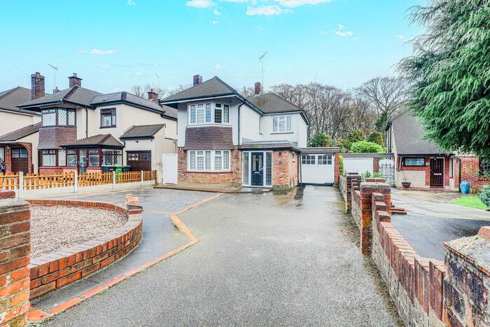 3 Bedroom Detached House To Rent In Cosgrove Avenue, Leigh-On-Sea, SS9