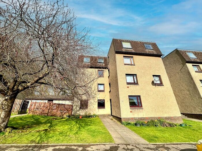 2 Bedroom Flat To Rent In Grandtully Drive, Kelvindale, Glasgow, G12