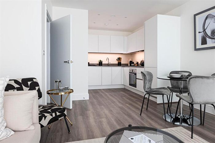 1 Bedroom Apartment For Sale In Bedroom Apartment, The Residences At Kennet Place, Reading, RG1