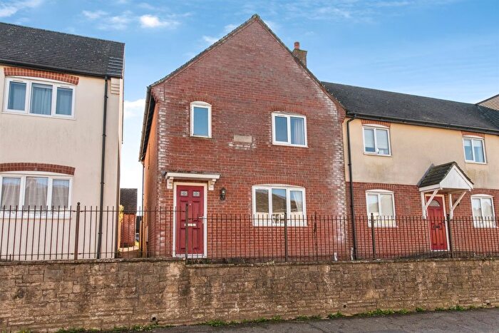 3 Bedroom End Of Terrace House For Sale In Chard Road, Axminster, EX13