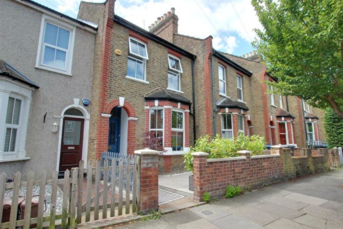 4 Bedroom House To Rent In Seaford Road, Enfield, EN1