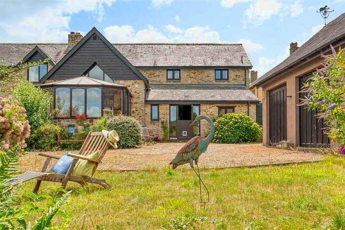 3 Bedroom Semi-Detached House For Sale In Fordhayes Farm, Kilmington, Axminster, EX13