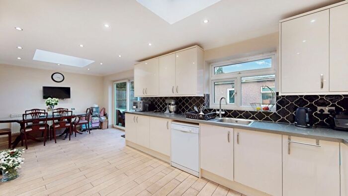 4 Bedroom Semi-detached House For Sale In Woodlands Avenue, Ruislip, HA4