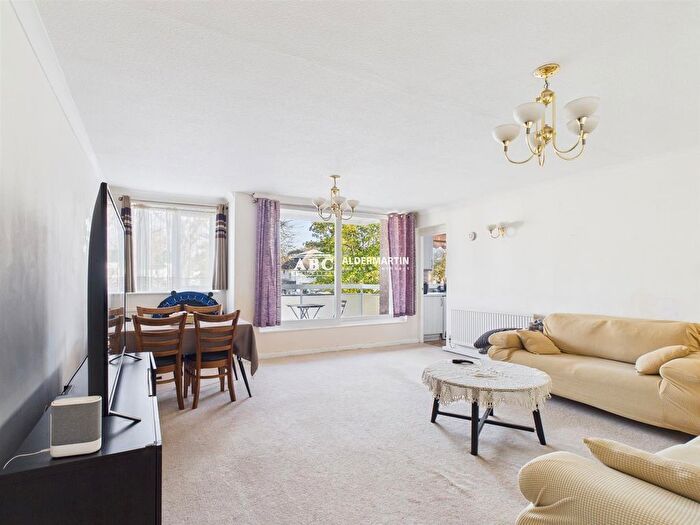 2 Bedroom Flat For Sale In Rydal Court, Stonegrove, Edgware, HA8