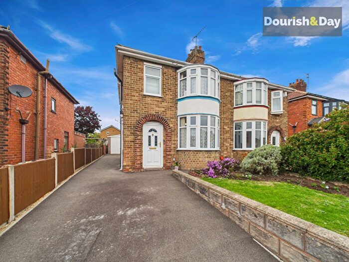3 Bedroom Semi-detached House For Sale In Woodlands Road, Stafford, ST16