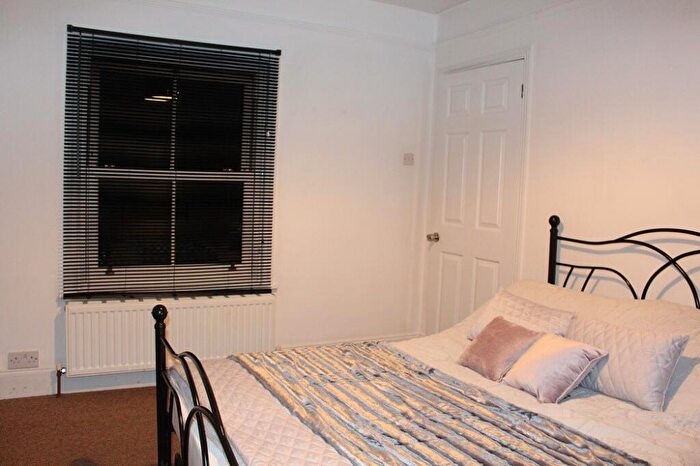 6 Bedroom House To Rent In Bedroom Detached House In Bournemouth, BH9