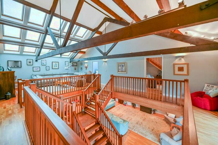 3 Bedroom Barn Conversion For Sale In Amerden Lane, Taplow, Maidenhead, SL6