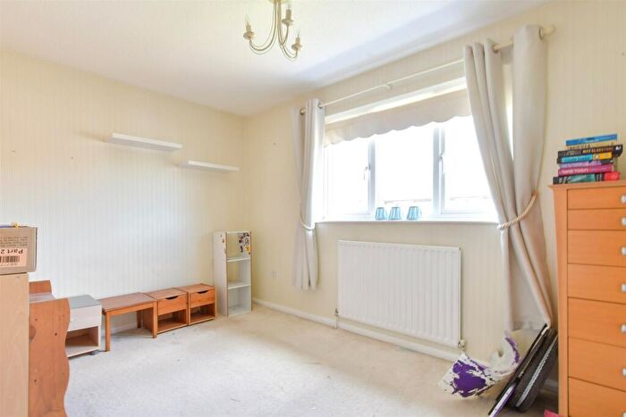 2 Bedroom End Of Terrace House For Sale In Townsend Road, Snodland, Kent, ME6