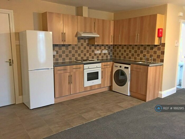 Studio To Rent In Manor Park, Bristol, BS6