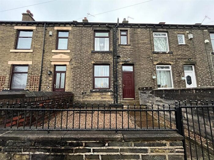 2 Bedroom Terraced House For Sale In Balme Lane, Bradford, BD12