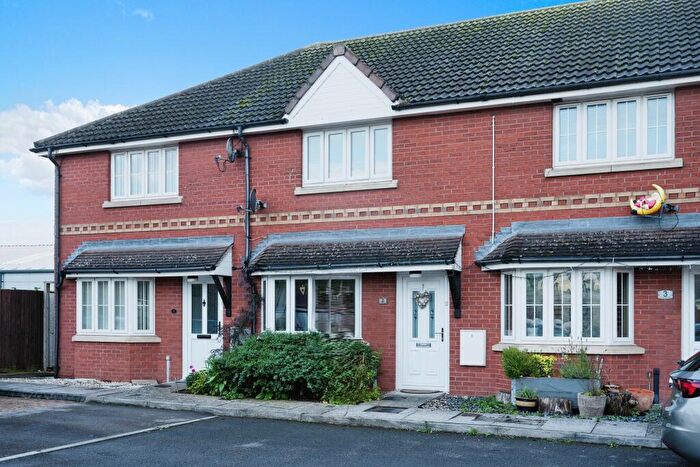3 Bedroom House To Rent In Chapel Orchard, Yate, Bristol, BS37