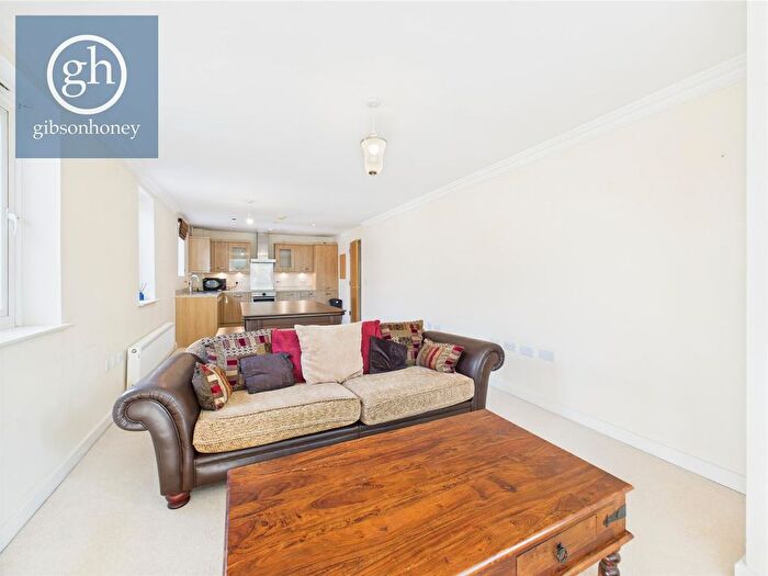 1 Bedroom Flat To Rent In Hercies Road, Hercies Road, Uxbridge, UB10