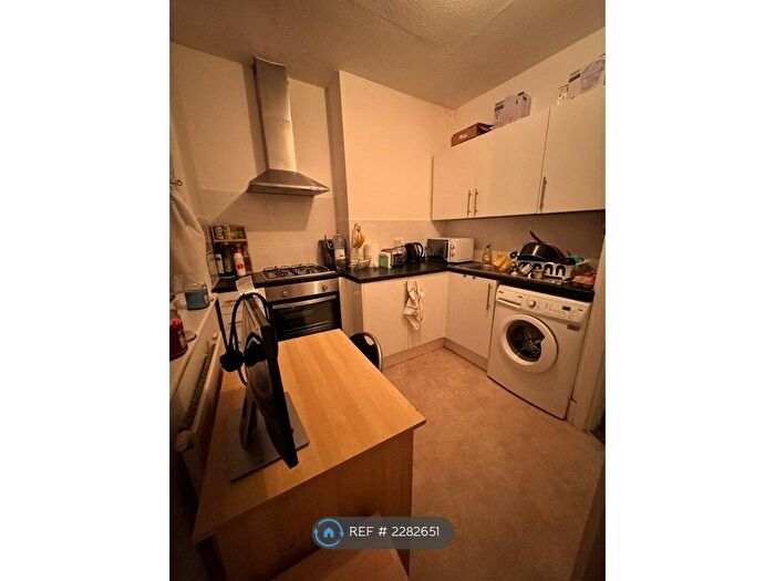 1 Bedroom Flat To Rent In Shanklin Road, Brighton, BN2