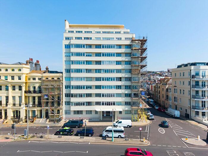 2 Bedroom Flat For Sale In Kings Road, Brighton, BN1