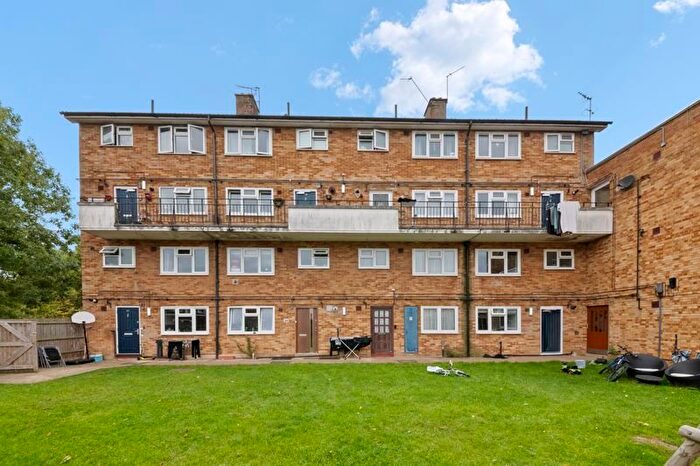 2 Bedroom Flat For Sale In Vanbrough Crescent, Northolt, UB5