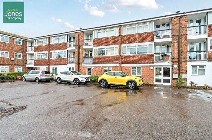 1 Bedroom Flat To Rent In Sackville Road, Worthing, West Sussex, BN14