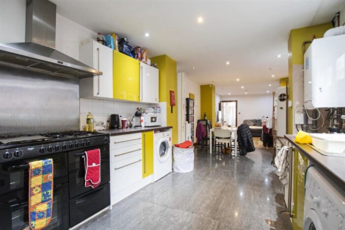 7 Bedroom House To Rent In Hubert Road, Selly Oak, Birmingham, West Midlands, B29