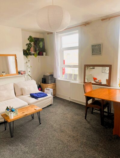 1 Bedroom Flat To Rent In Kynaston Road, London, N16