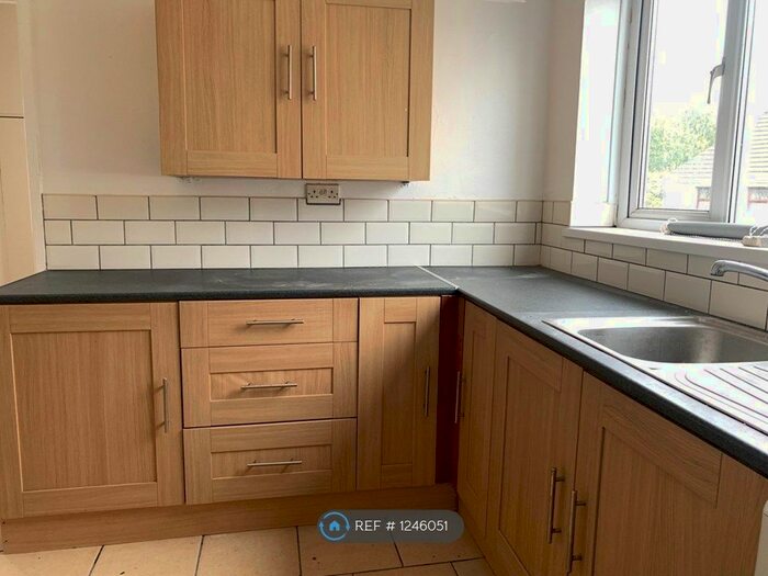 2 Bedroom Flat To Rent In Sterry Road, Gowerton, Swansea SA4