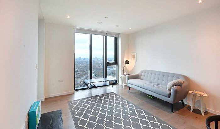 1 Bedroom Flat To Rent In St Gabriel Walk, Elephant And Castle, London, SE1