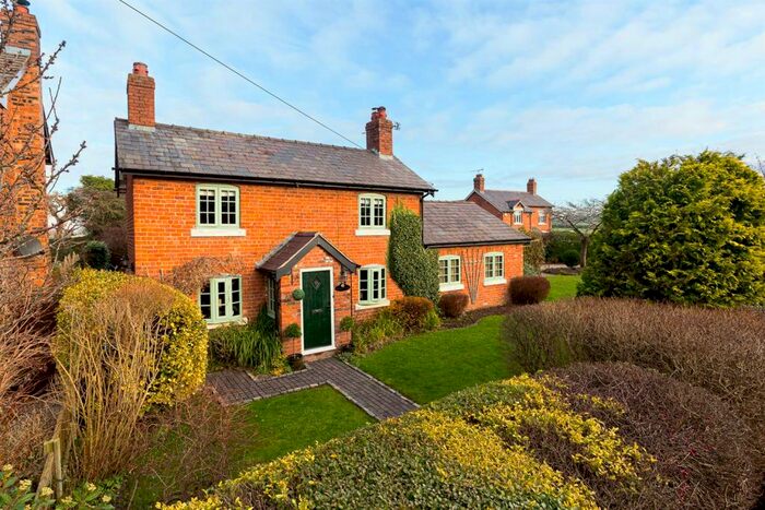 4 Bedroom Detached House For Sale In Huxley Lane, Huxley, Chester, CH3