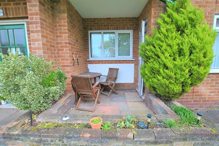 2 Bedroom Apartment To Rent In Stowe Avenue, West Bridgford, Nottingham, NG2