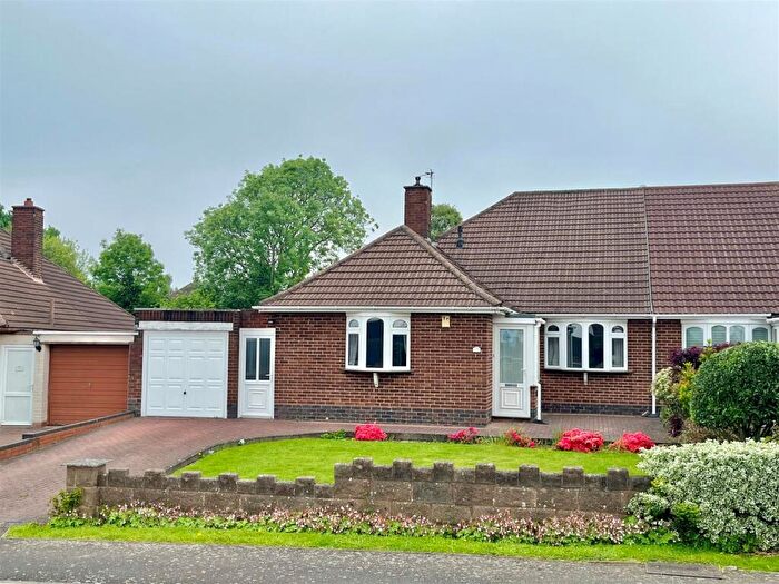 3 Bedroom Semi-Detached Bungalow For Sale In Rosslyn Road, Walmley, Sutton Coldfield, B76