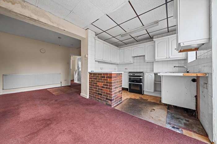 3 Bedroom Terraced House For Sale In Pembury Avenue, Worcester Park, KT4