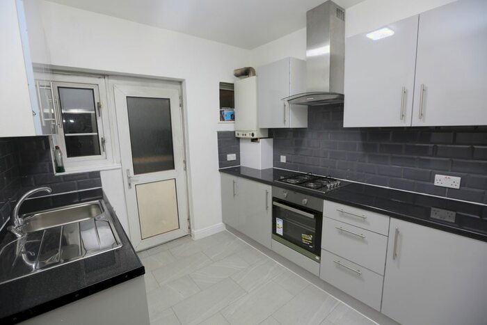 2 Bedroom Flat To Rent In Alexandra Avenue, South Harrow, Harrow HA2
