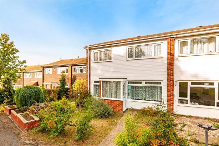 3 Bedroom Terraced House To Rent In Barn Close, Reading, RG30