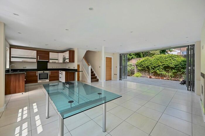 3 Bedroom Property To Rent In Bevan Mews, London, W12