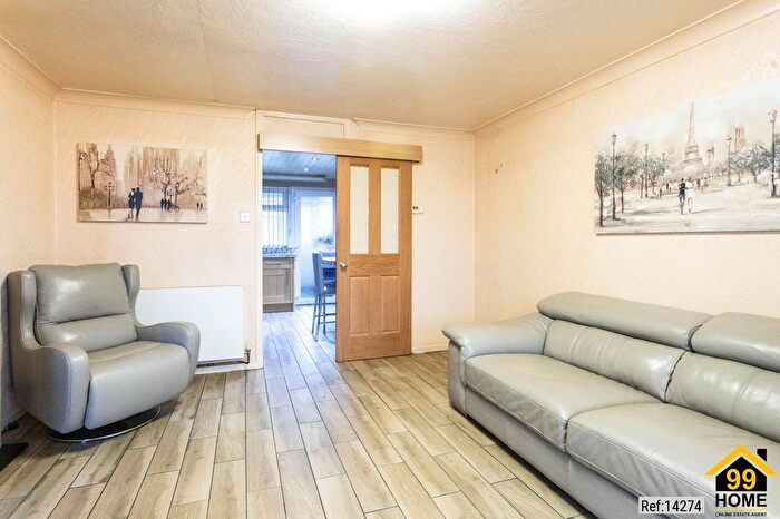2 Bedroom Bungalow For Sale In Tozer Close, Bournemouth, United Kingdom, BH11