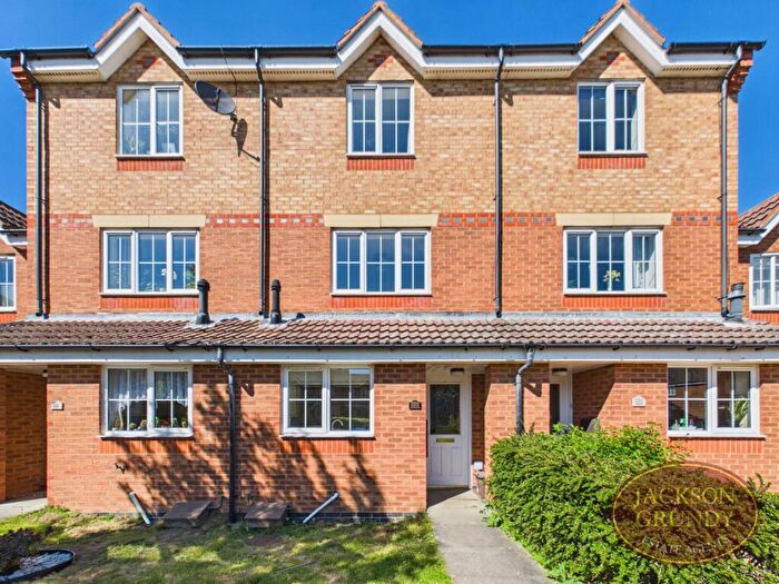 3 Bedroom Town House For Sale In Timken Way, Daventry, NN11