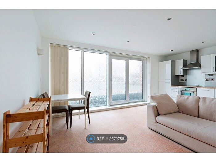 1 Bedroom Flat To Rent In Adriatic Apartments, London, E16