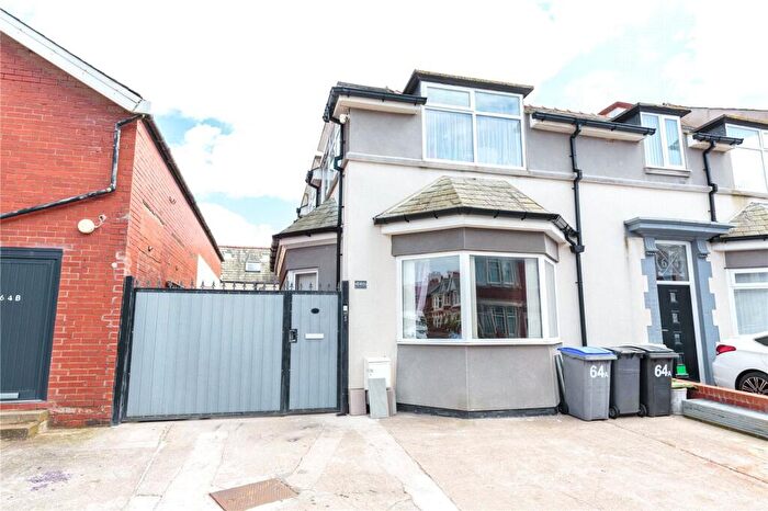 4 Bedroom End Of Terrace House For Sale In Cornwall Avenue, Blackpool, Lancashire, FY2