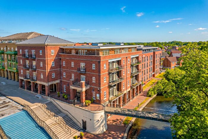 1 Bedroom Flat For Sale In Waters Edge, Waterside, Dickens Heath, B90
