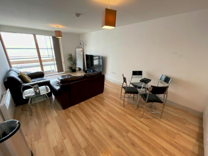 2 Bedroom Flat To Rent In Vie Building, Manchester, M3