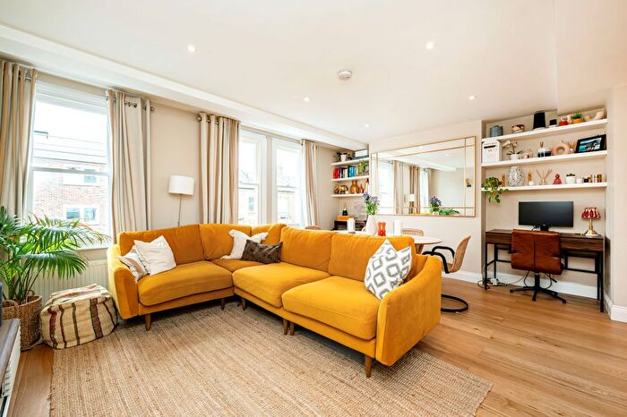 2 Bedroom Flat For Sale In Fermoy Road, London, W9