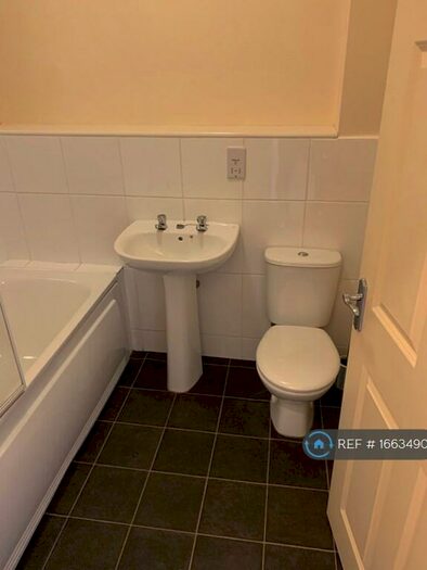 1 Bedroom Flat To Rent In Becket House, Yeovil, BA20