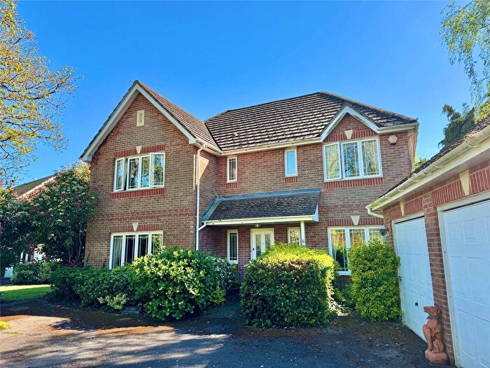 5 Bedroom Detached House For Sale In Lake Grove Road, New Milton, Hampshire, BH25
