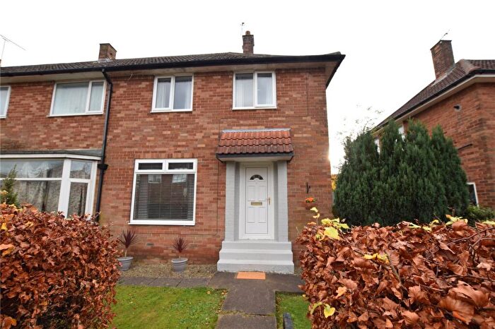2 Bedroom Terraced House To Rent In Old Farm Drive, Leeds, LS16
