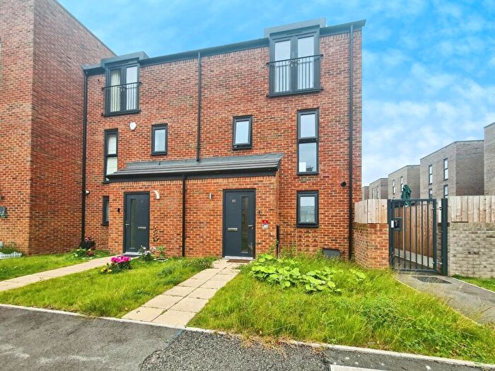 3 Bedroom Semi-Detached House To Rent In Shergar Way, Salford, Manchester, M6